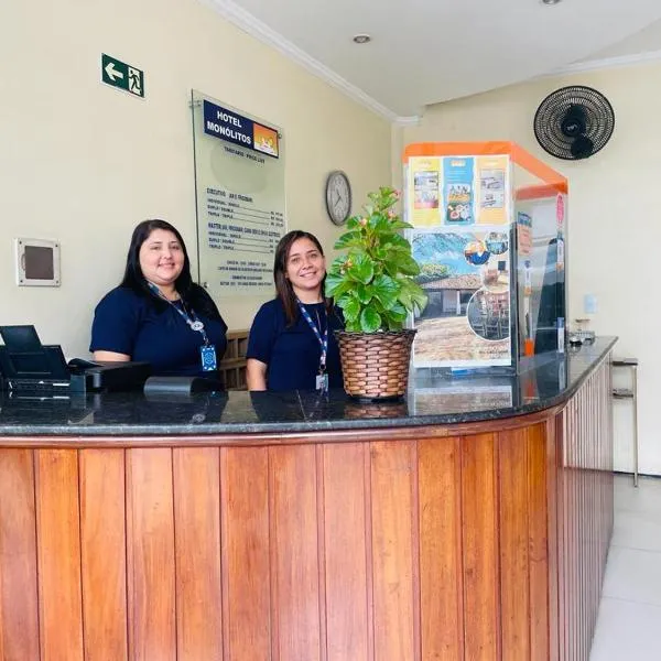 Hotel Monólitos
