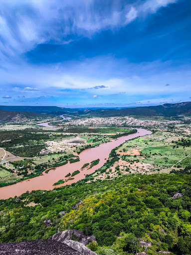 Melhores Hotéis Baratos Perto de Itaobim, Minas Gerais 2025